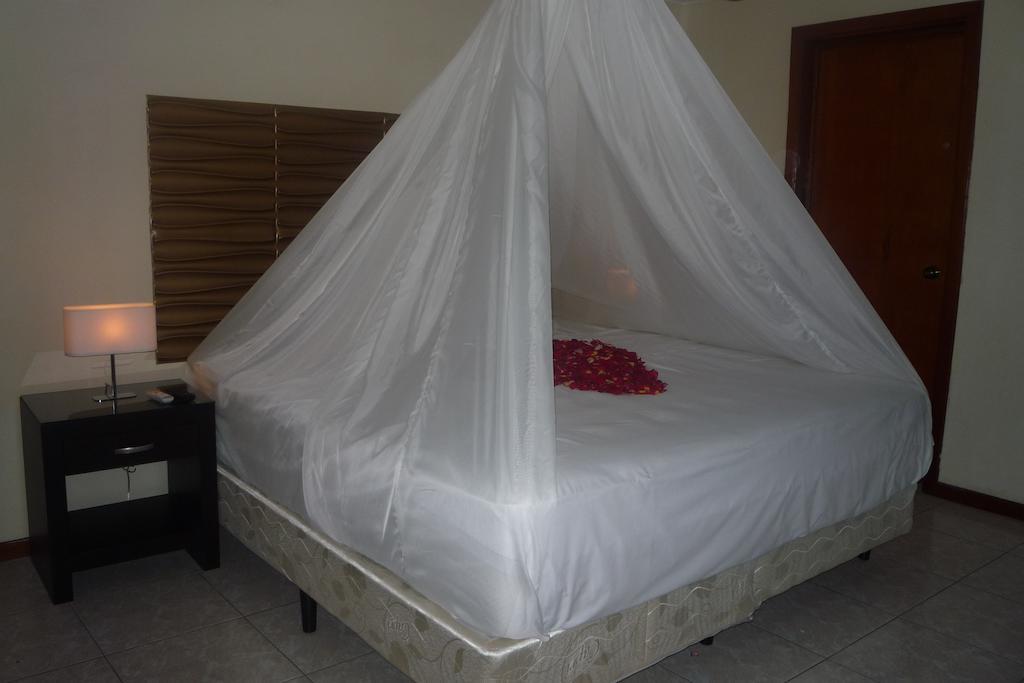 Hotel Boutique Valverde Cumbres De La Escalon Mejicanos Room photo