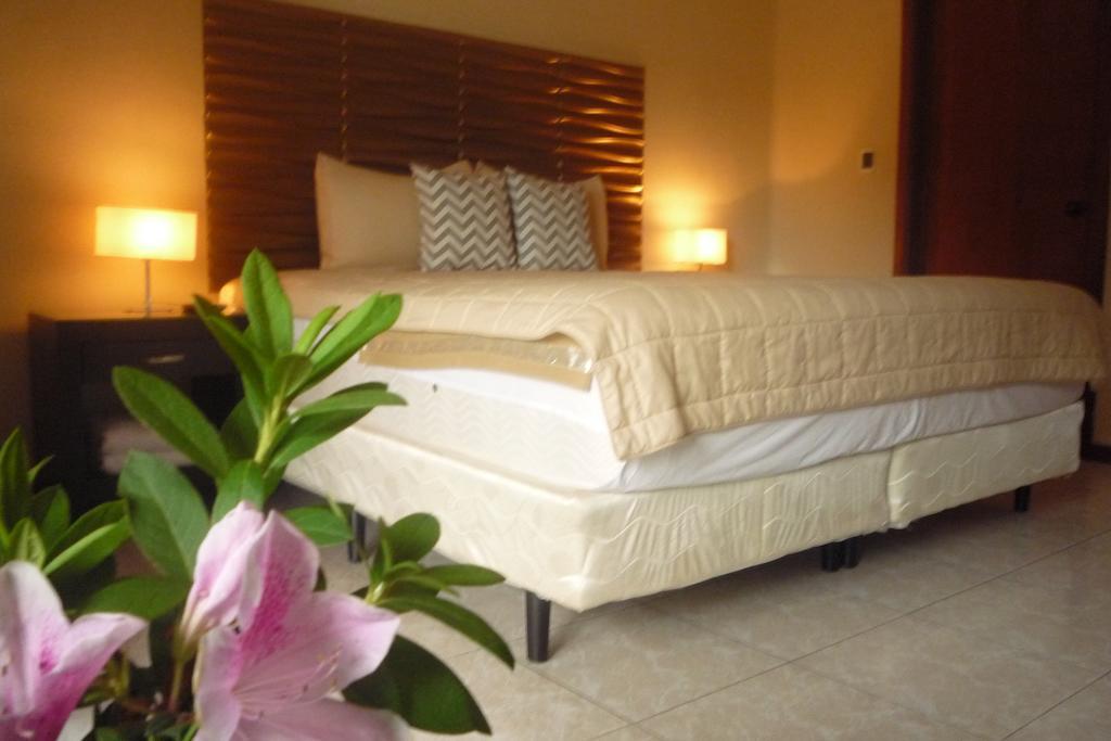 Hotel Boutique Valverde Cumbres De La Escalon Mejicanos Room photo